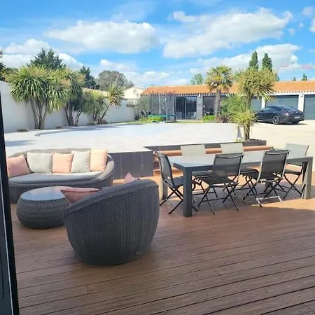 Avec Piscine A 10 Min Des Plages Villa